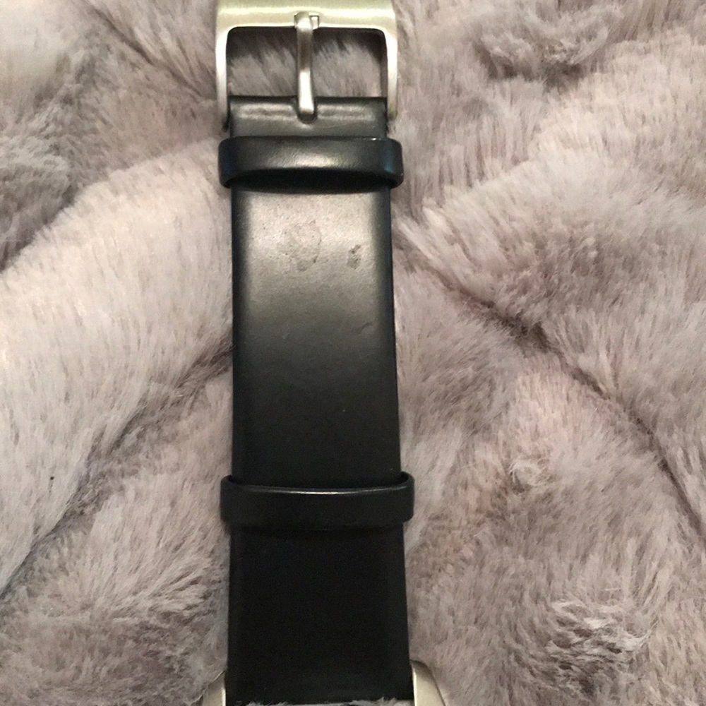 Kenneth Cole Mans Watch. - Picture 3 of 6